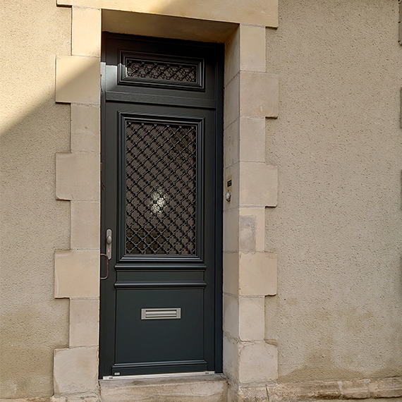 Porte d'entrée de maison